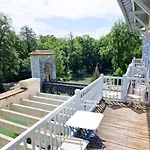 Du Pont De La Légende Couette-café