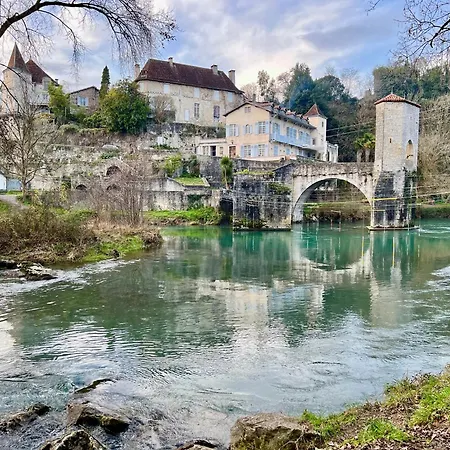 Du Pont De La Légende Couette-café Sauveterre-de-Bearn