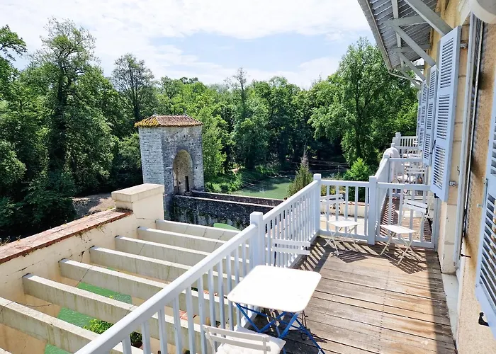 Maison Du Gave Bed & Breakfast